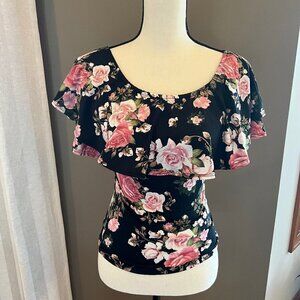 Gibiu Floral off the shoulder top, super cute flattering fit, Size Small